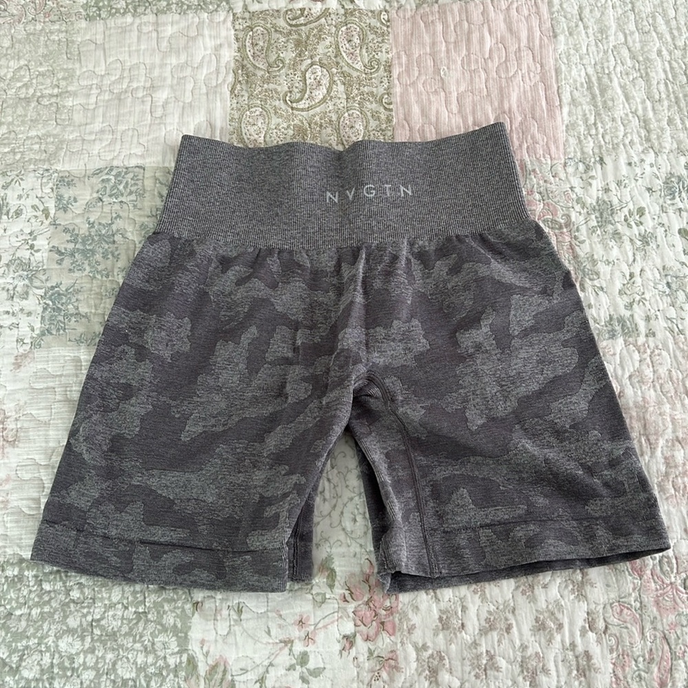 NVGTN small camo shorts